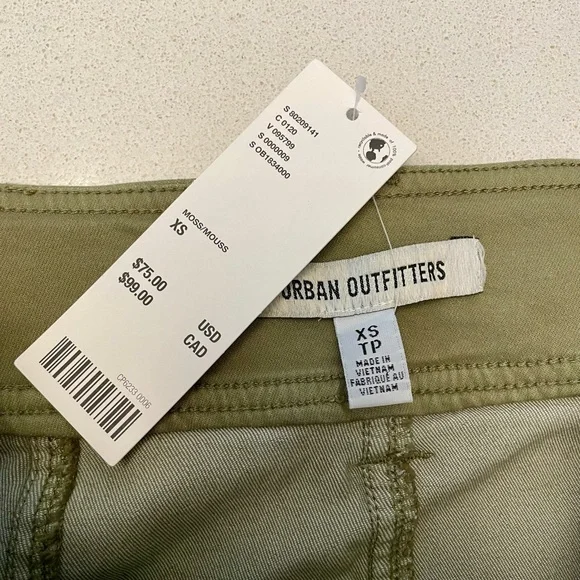 Urban Outfitters Joan belted micro mini skirt in moss - Picture 2 of 5